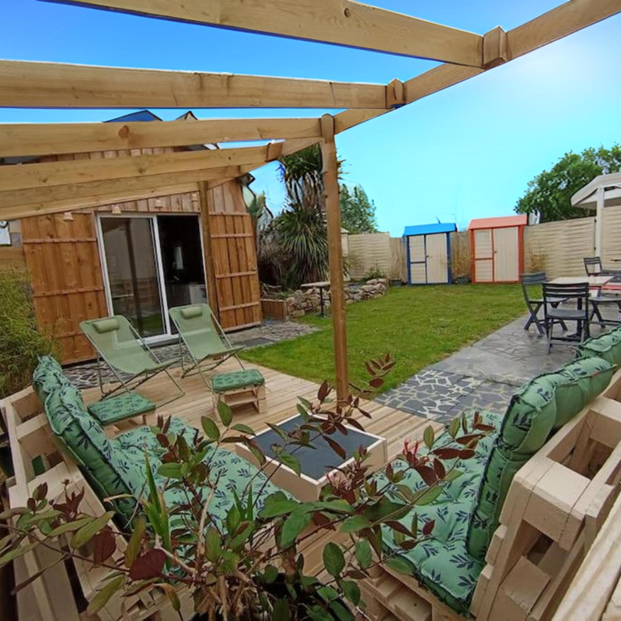 Dans Une Maison Familiale Avec Jardin A 800M De La Plage Breville-sur-Mer Экстерьер фото